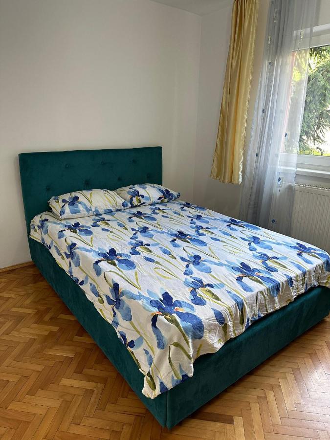 Appartamento Apartament Untold Turda Esterno foto